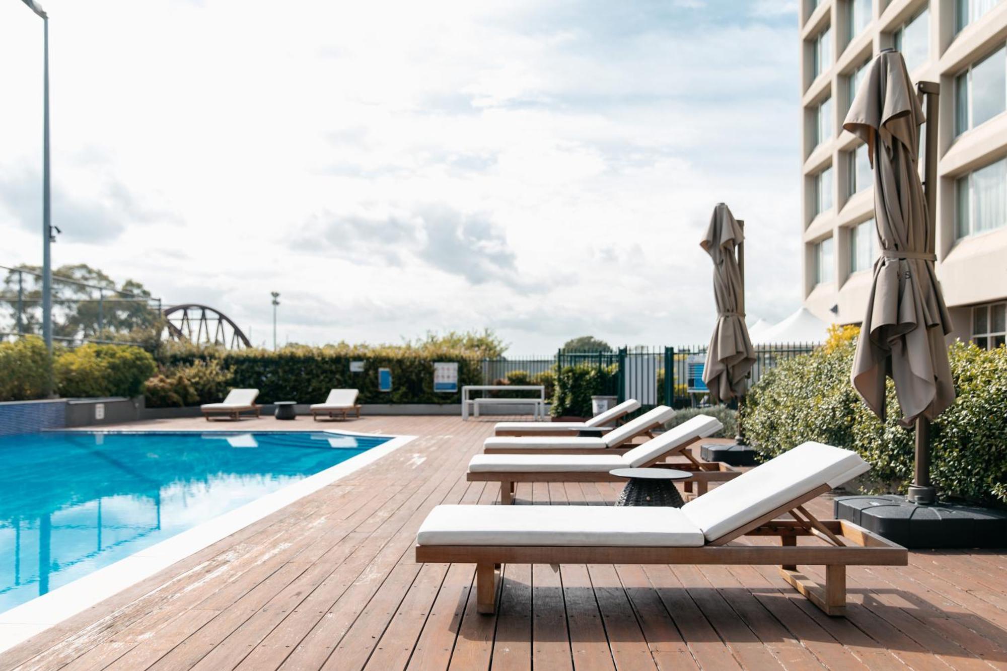 Mercure Sydney Parramatta Rosehill Buitenkant foto