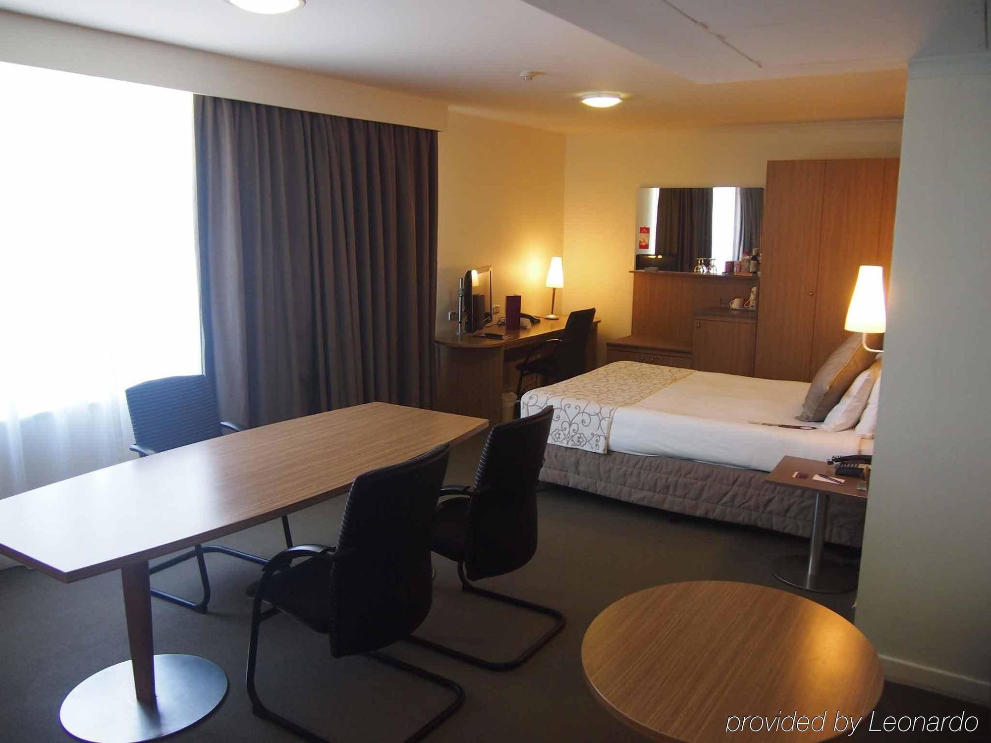 Mercure Sydney Parramatta Rosehill Buitenkant foto