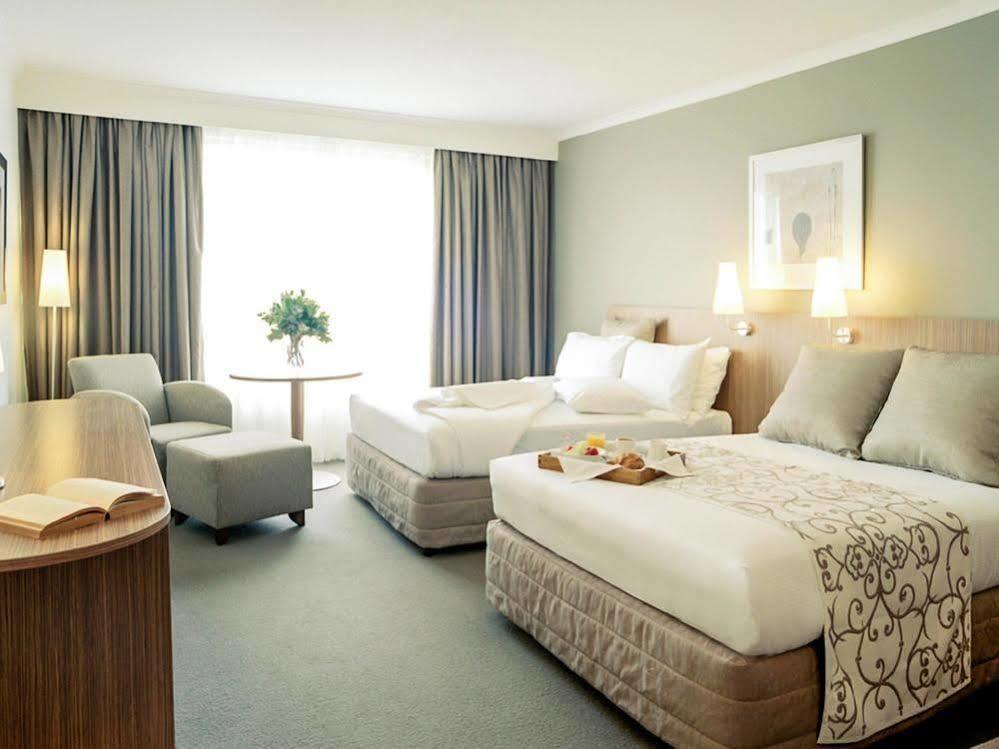 Mercure Sydney Parramatta Rosehill Buitenkant foto
